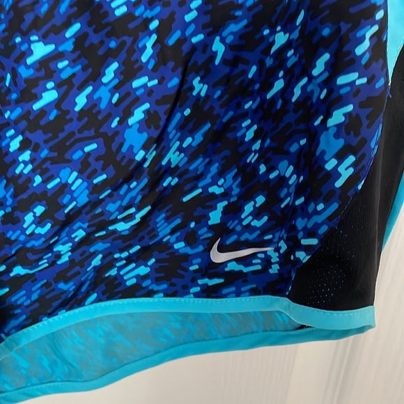 Nike dri fit running shorts - Picture 2 of 7